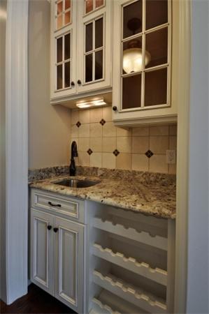 74 Country Club Road Newton, MA 02459 - Photo 6 of 25