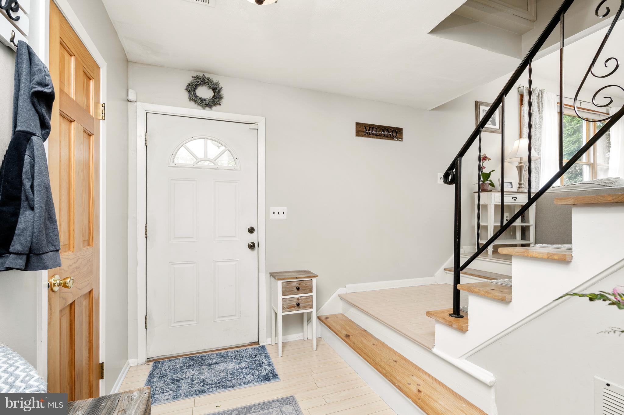 11 Colleen Circle Ewing, NJ 08638 - Photo 3 of 30