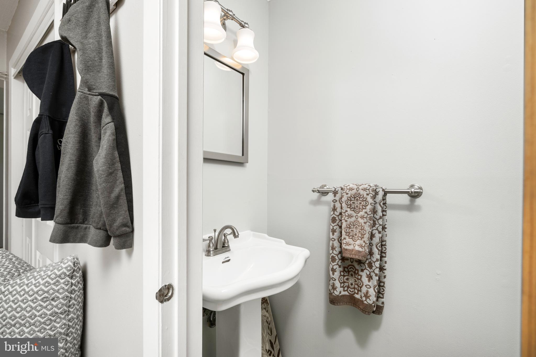 11 Colleen Circle Ewing, NJ 08638 - Photo 5 of 30