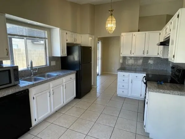 $2,425 | 3782 East Acoma Drive, Phoenix, AZ 85032