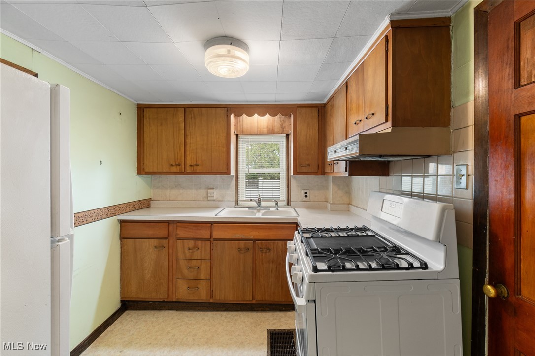 365 Stephens Road Akron, OH 44312 - Photo 9 of 25