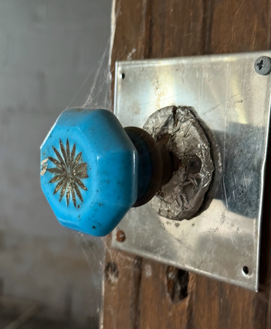 28 156th Street Calumet City, IL 60409 - Photo 12 of 24 a close view of sink