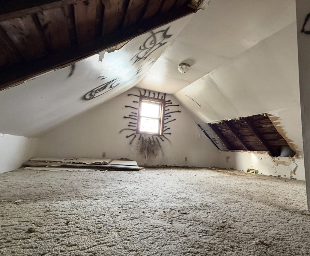 28 156th Street Calumet City, IL 60409 - Photo 9 of 24 a view of an empty room