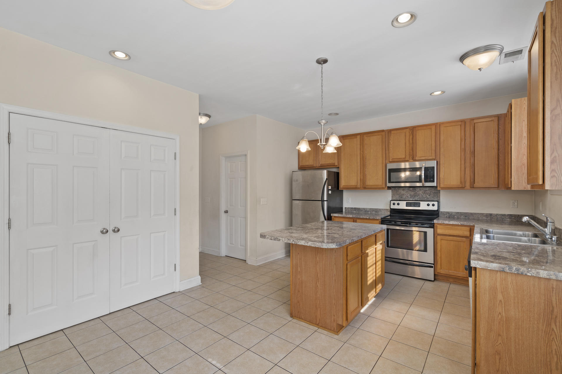 313 Stone Post Road Moncks Corner, SC 29461 - Photo 9 of 21 SDH04470