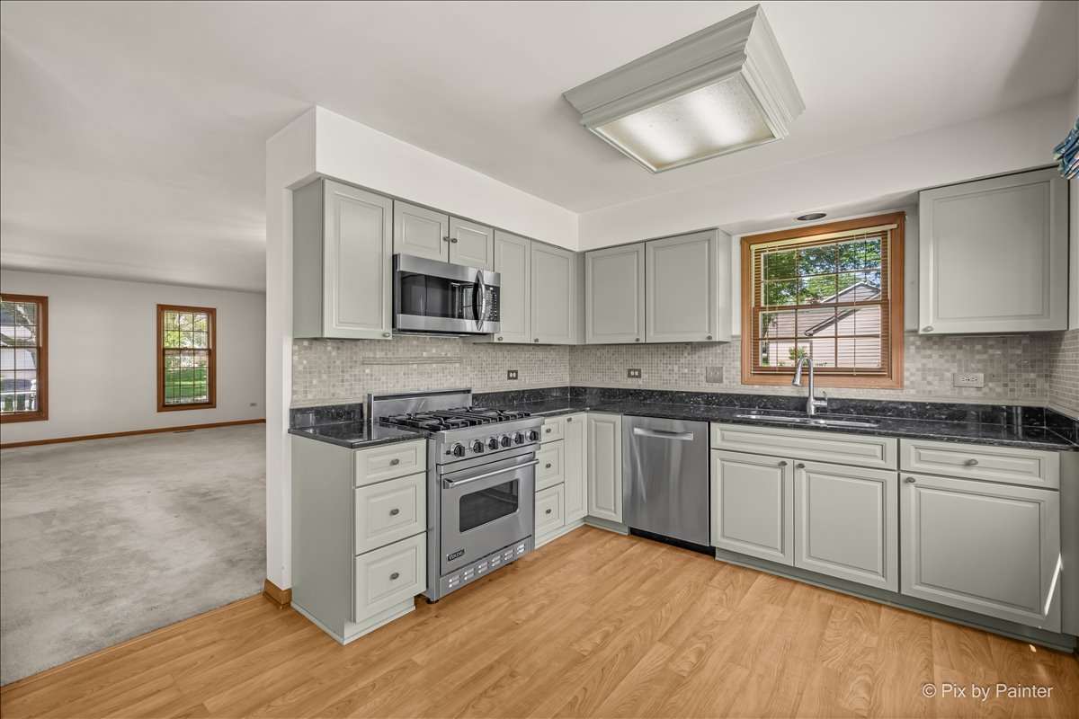 221 Foxmoor Road Fox River Grove, IL 60021 - Photo 18 of 29