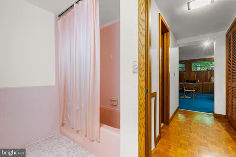 $950,000 | 401 Willington Drive, Silver Spring, MD 20904