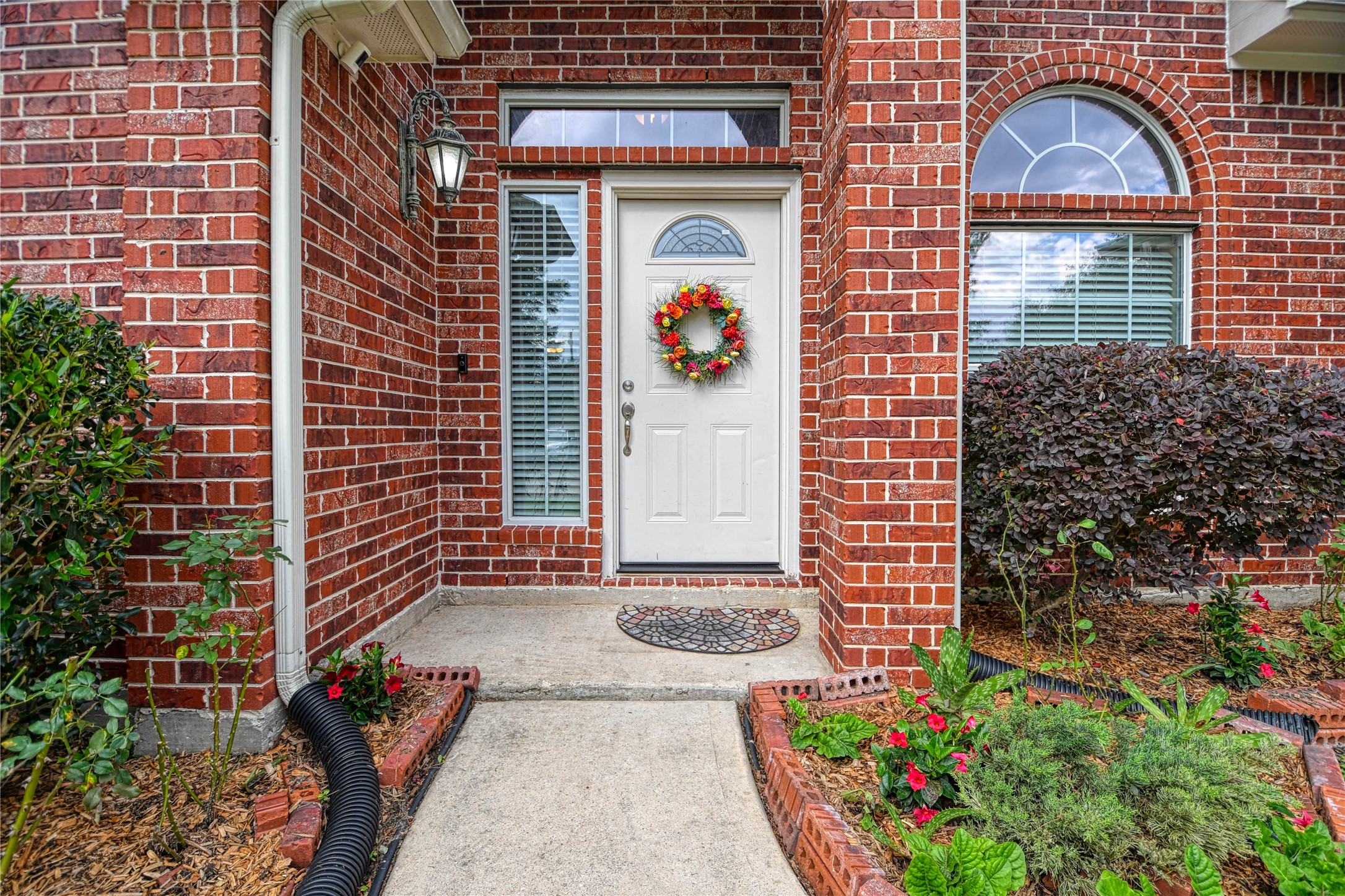 25923 Marshbrook Lane Spring, TX 77389 - Photo 2 of 23