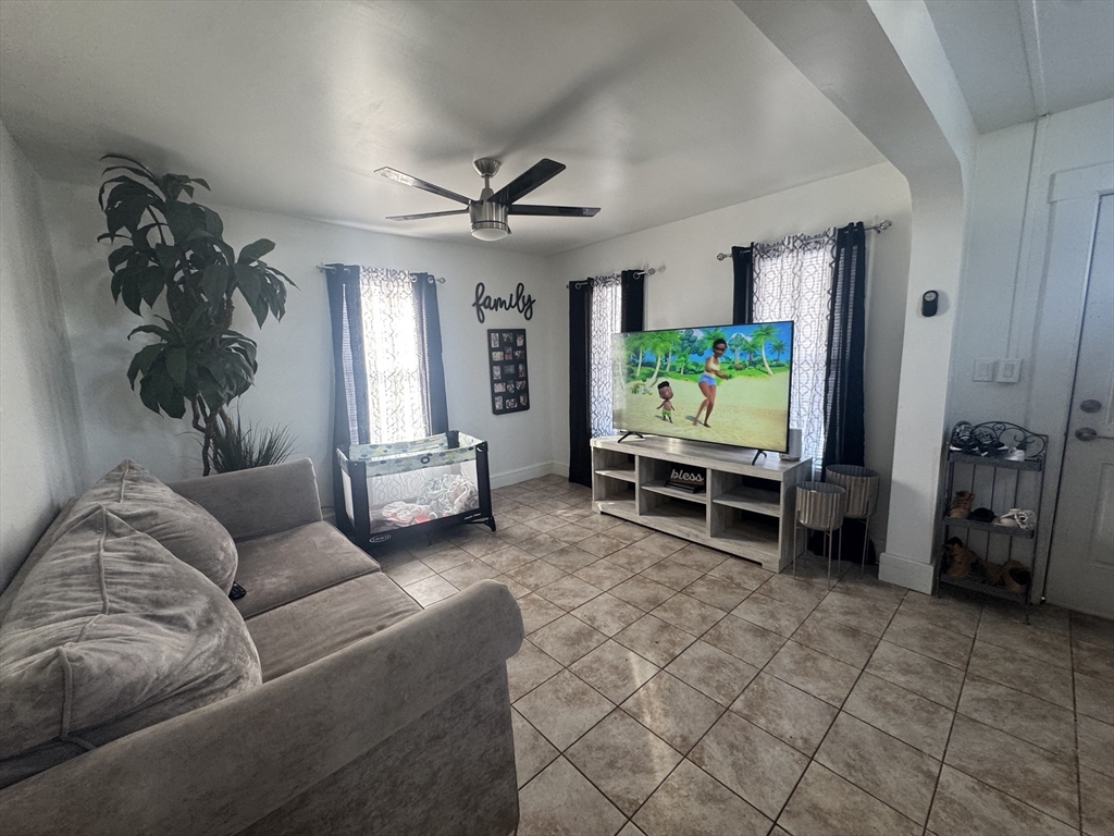 17 Ashley Street Springfield, MA 01105 - Photo 3 of 10 Gallery Image 3