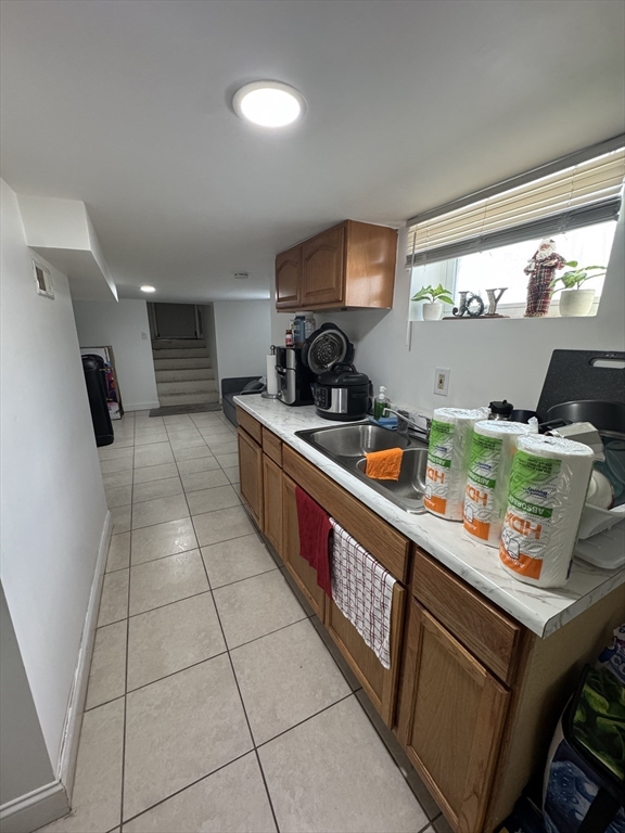 17 Ashley Street Springfield, MA 01105 - Photo 8 of 10 Gallery Image 8