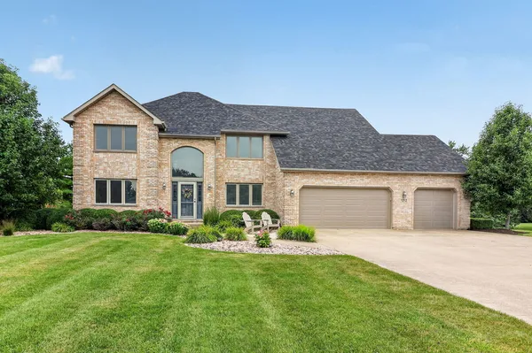 $800,000 | 1212 Leinster Drive, Lemont, IL 60439