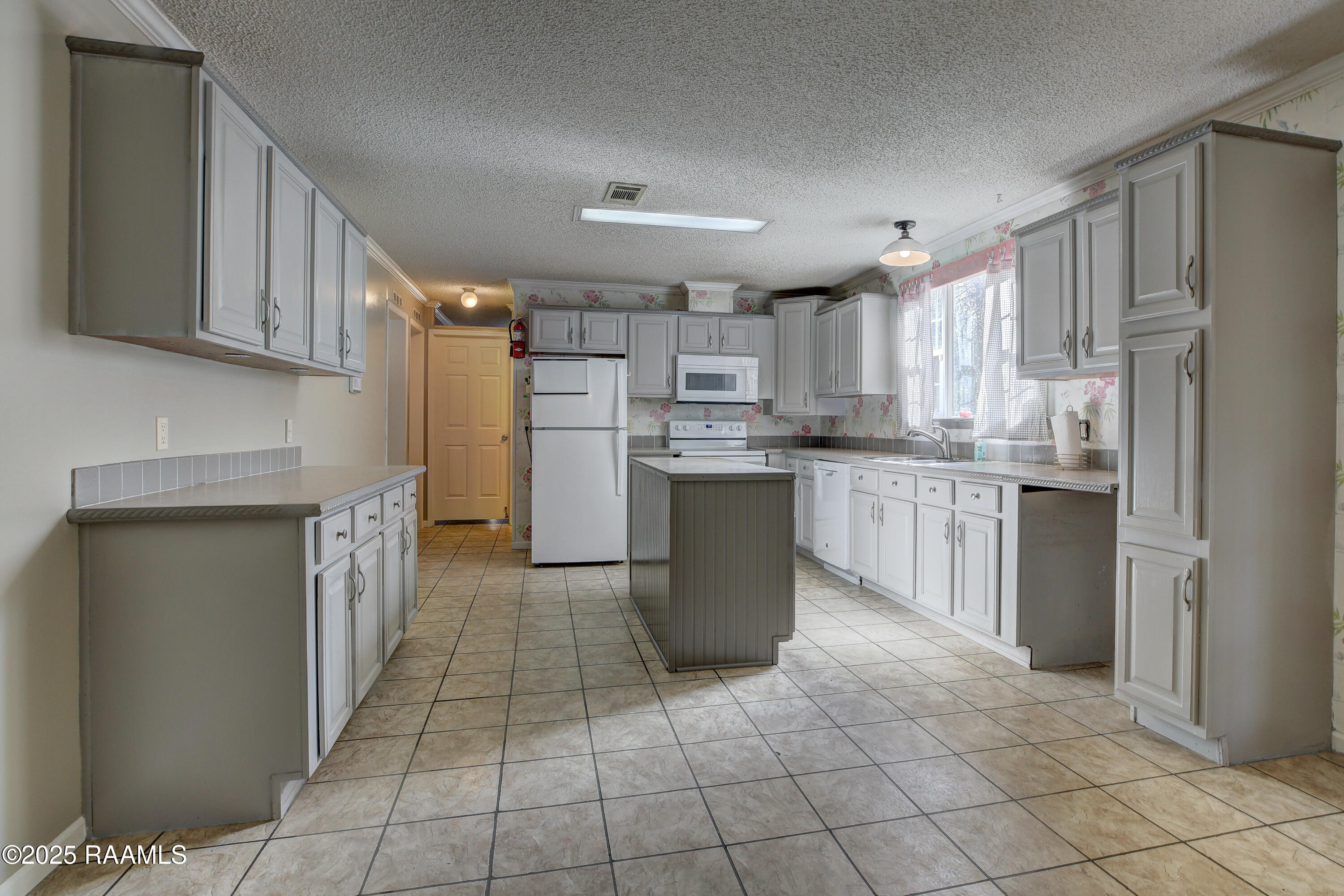 305 Demette Road Lafayette, LA 70508 - Photo 7 of 16 305 Demette-7