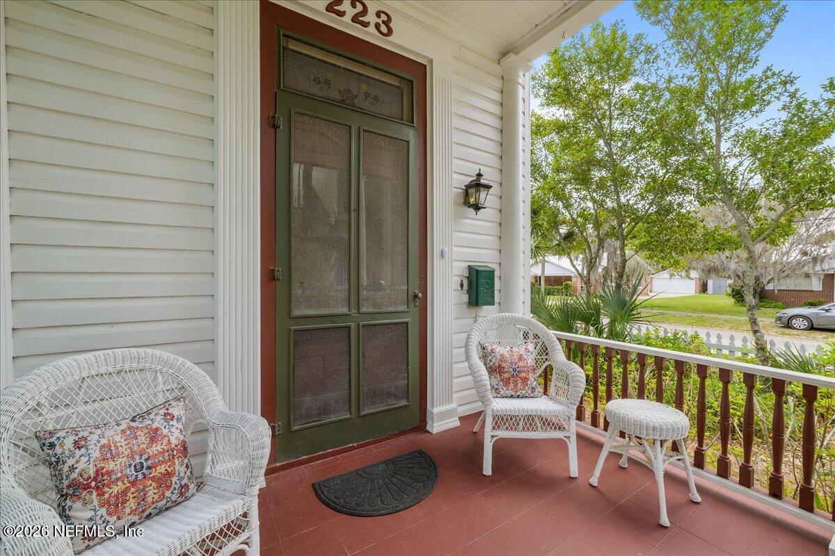 223 Madison Street Palatka, FL 32177 - Photo 4 of 60 a building outdoor space with seating space