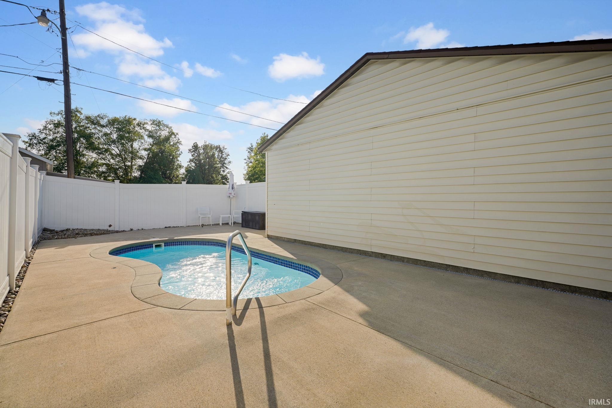 611 North 8th Street Mitchell, IN 47446 - Photo 23 of 26
