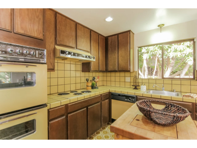 523 Isabella Road El Granada, CA 94019 - Photo 10 of 25 Gallery Image 10