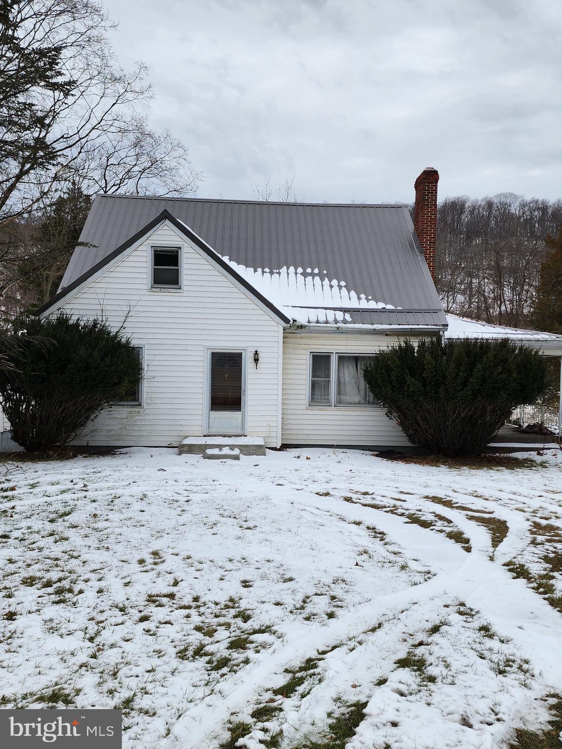 1400 Valley Road Berkeley Springs, WV 25411 - Photo 3 of 17 Gallery Image 3