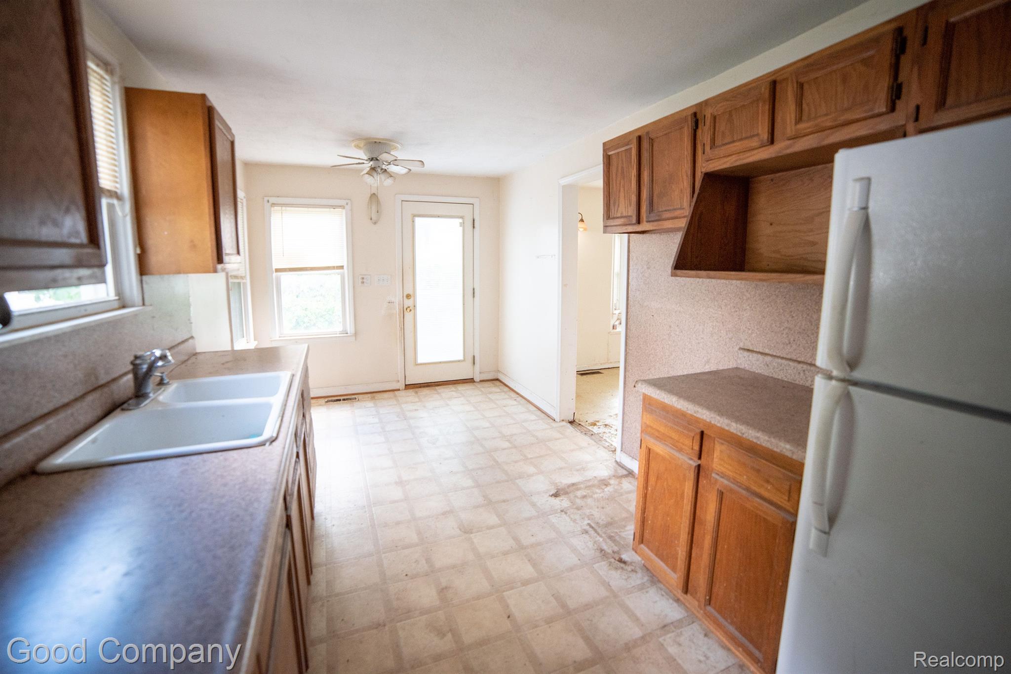 3052 Greenwood Street Rochester, MI 48309 - Photo 4 of 17 Gallery Image 4