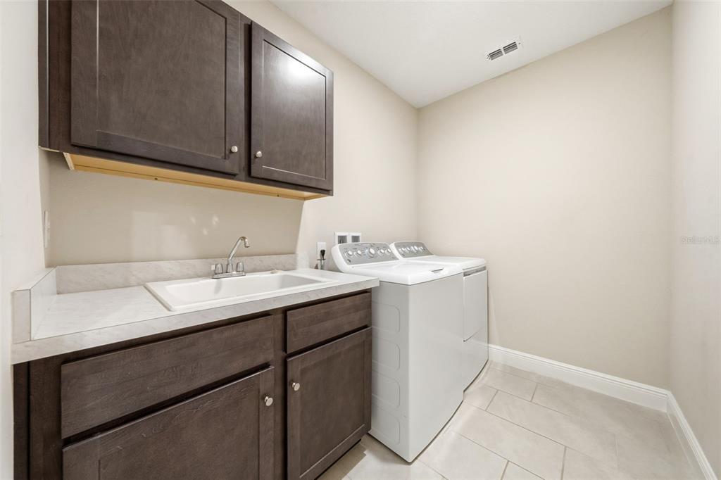 2524 Carriage Pointe Loop Apopka, FL 32712 - Photo 34 of 50