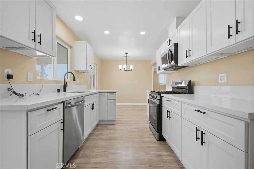 16657 Foothill Avenue Edwards, CA 93523 - Photo 11 of 22