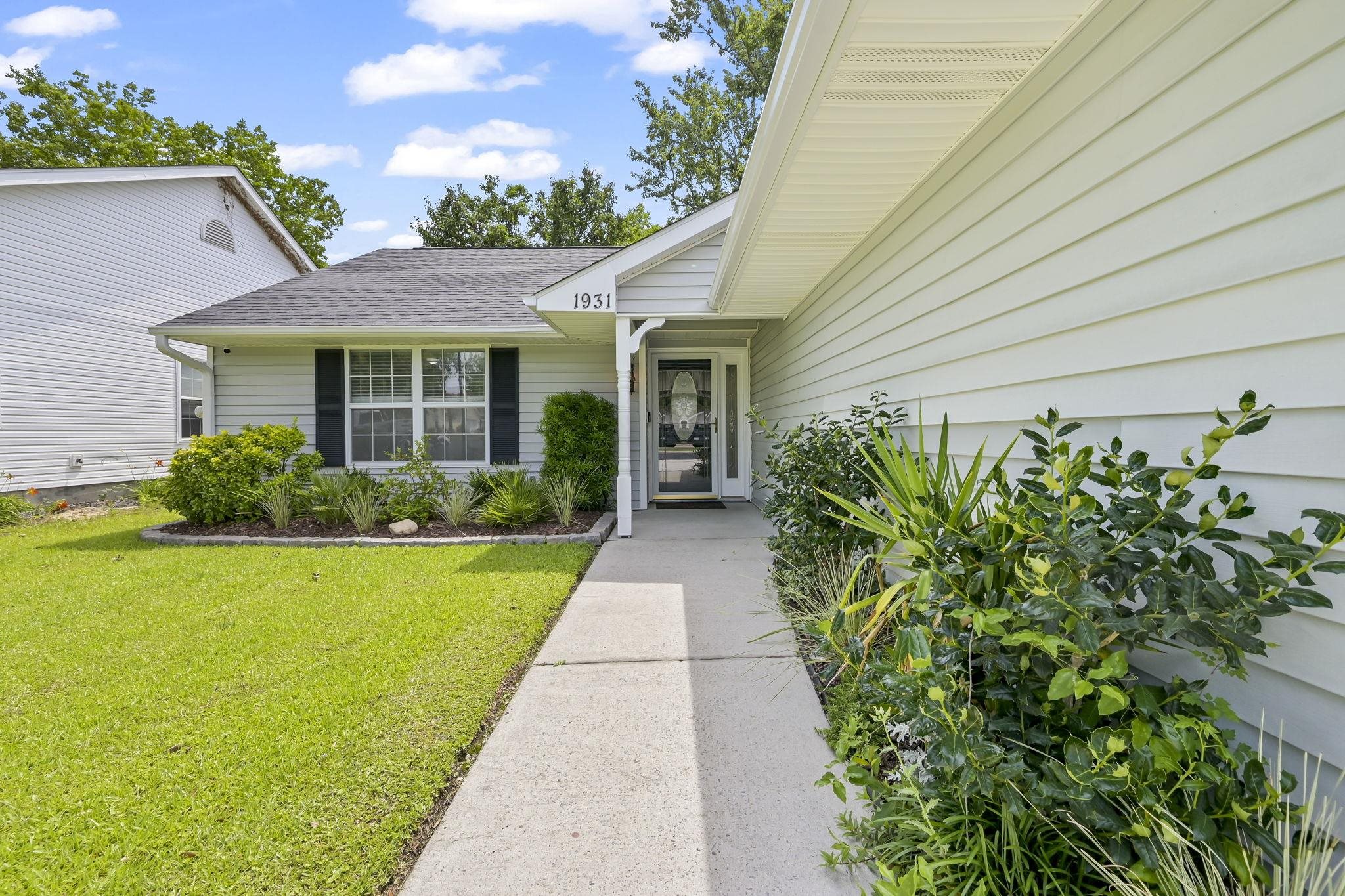 1931 Tree Circle Surfside Beach, SC 29575 - Photo 4 of 37