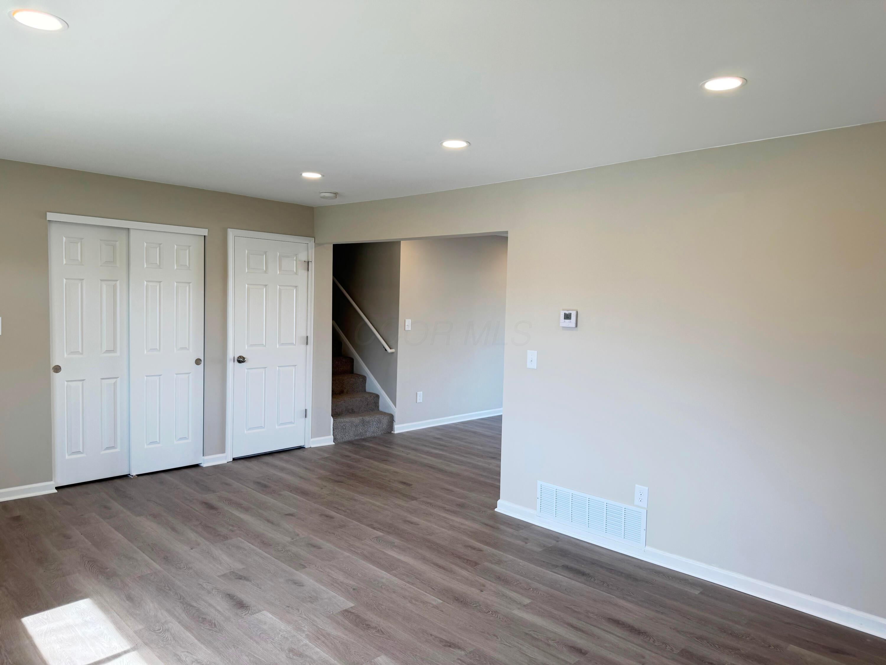 1767 Woodcrest Road Columbus, OH 43232 - Photo 4 of 29 IMG_0801
