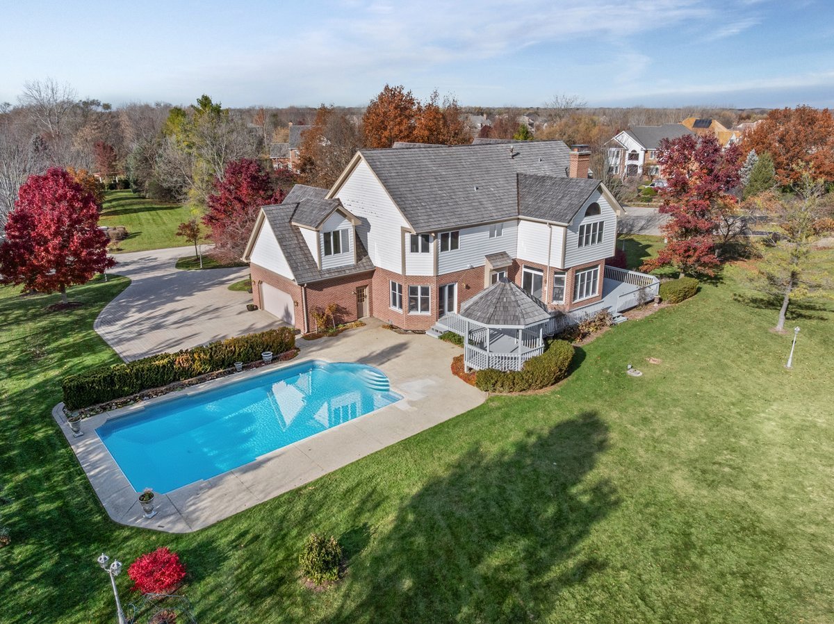 4588 Pamela Court Long Grove, IL 60047 - Photo 6 of 59 an aerial view of a house