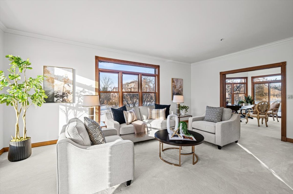 4588 Pamela Court Long Grove, IL 60047 - Photo 10 of 59 a living room with furniture and a potted plant