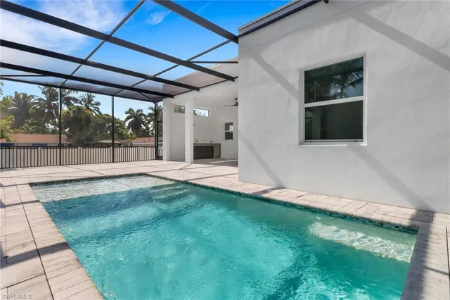 $998,800 | 1415 13th Avenue North, Naples, FL 34102