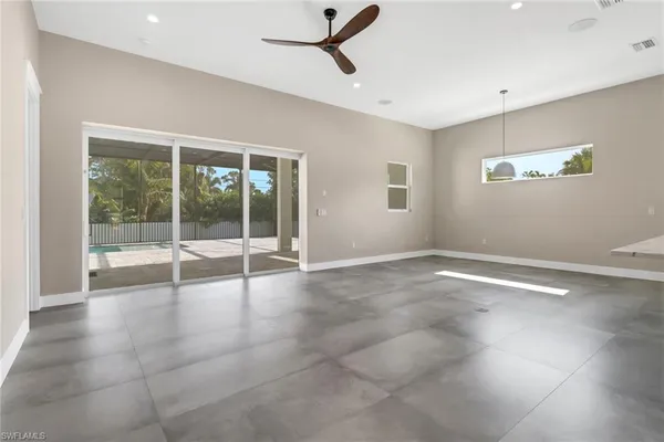 $998,800 | 1415 13th Avenue North, Naples, FL 34102