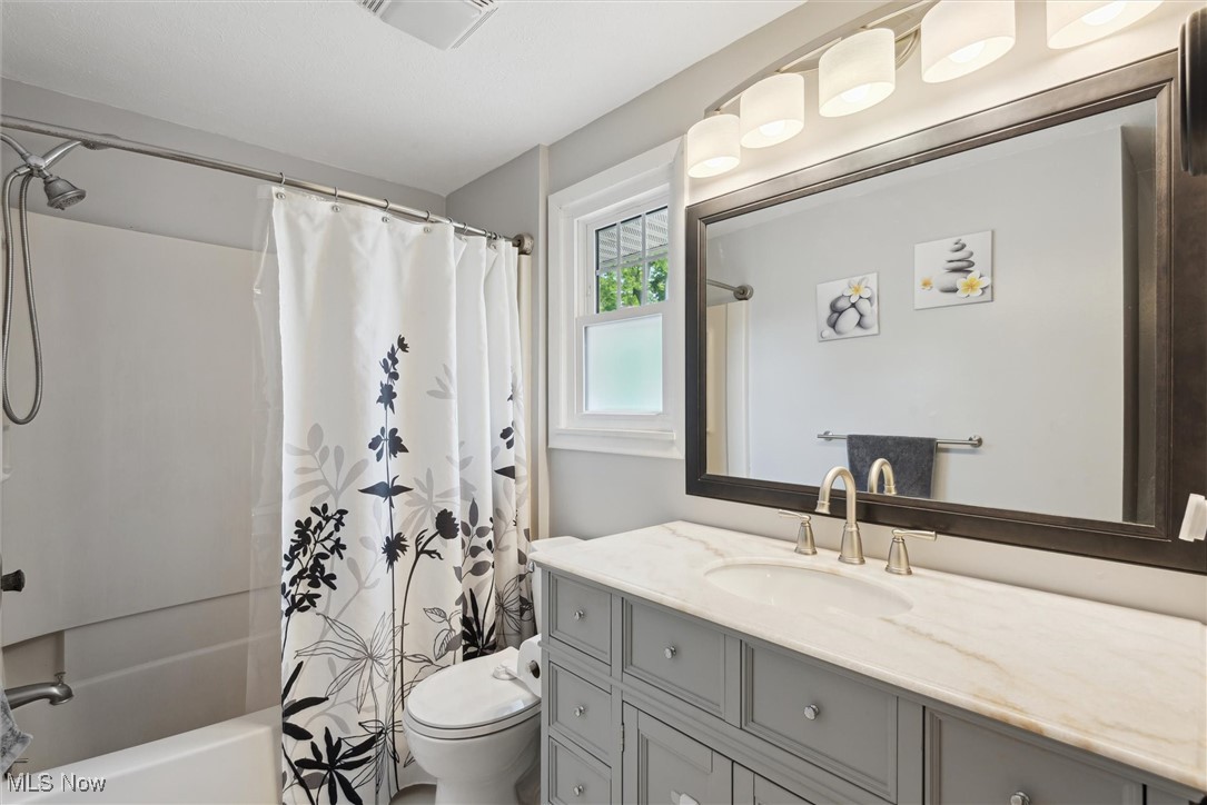 8191 Edgewood Road Mentor, OH 44060 - Photo 28 of 44 Updated full bathroom upstairs featuring a modern vanity and clean, refreshed finishes—move-in ready comfort