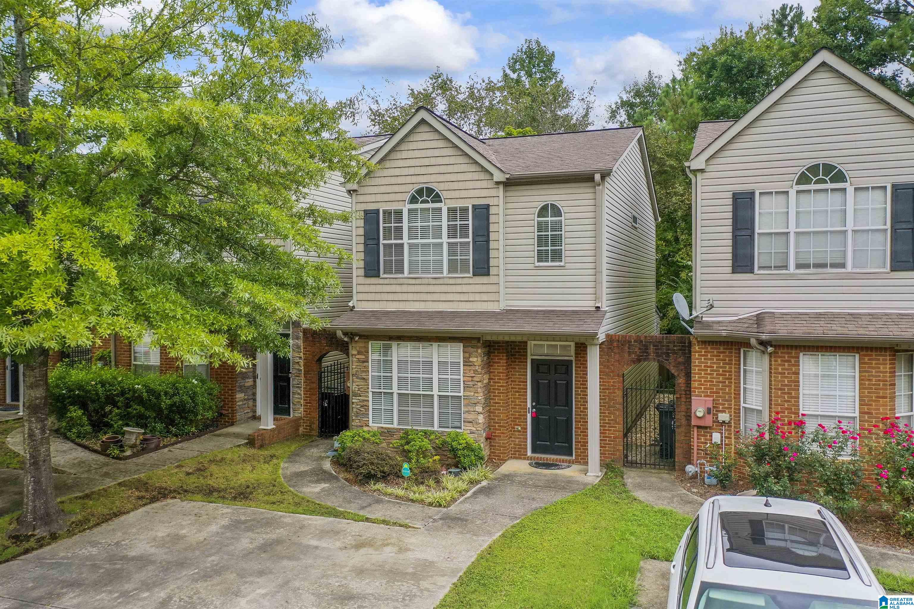 214 Calloway Lane Pelham, AL 35124 - Photo 2 of 32