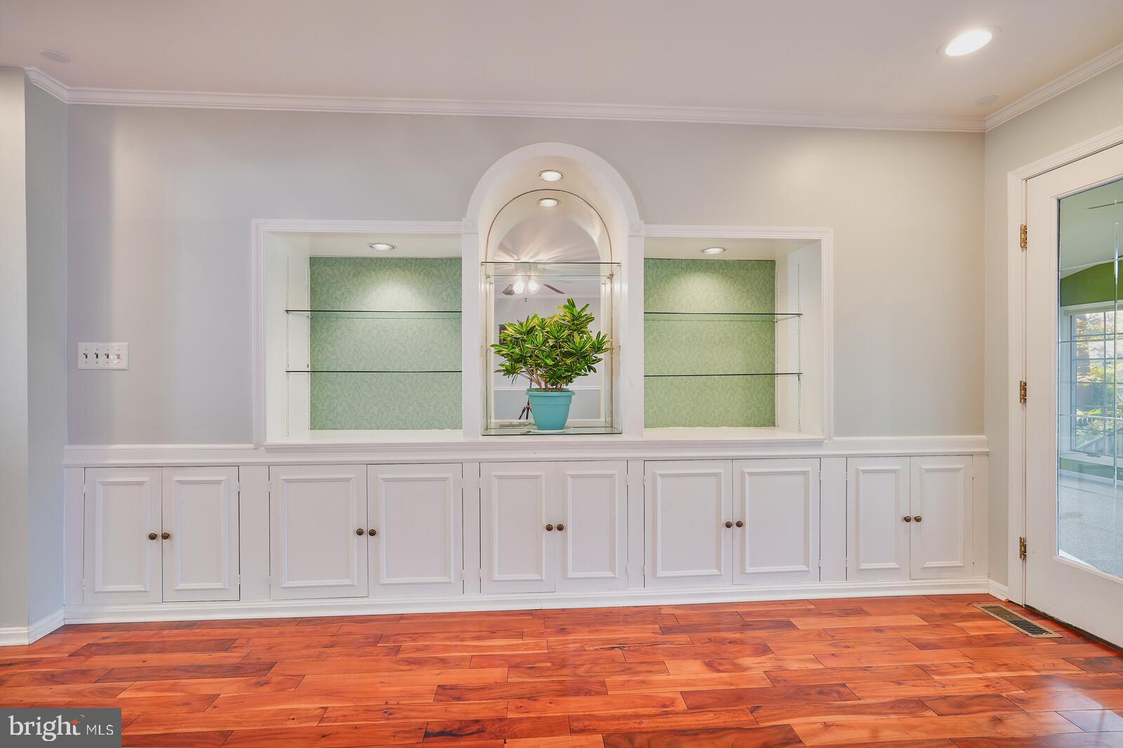 225 Rolling Road Gaithersburg, MD 20877 - Photo 22 of 59 Built-Ins offer plenty of storage