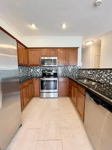 $1,850 | 102 Manhattan Avenue, Greensboro, NC 27407