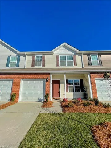 $1,850 | 102 Manhattan Avenue, Greensboro, NC 27407