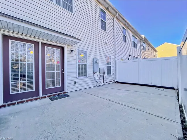 $1,850 | 102 Manhattan Avenue, Greensboro, NC 27407