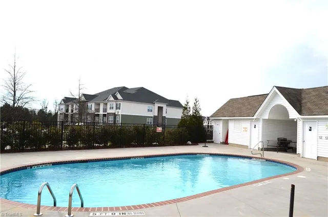 $1,850 | 102 Manhattan Avenue, Greensboro, NC 27407