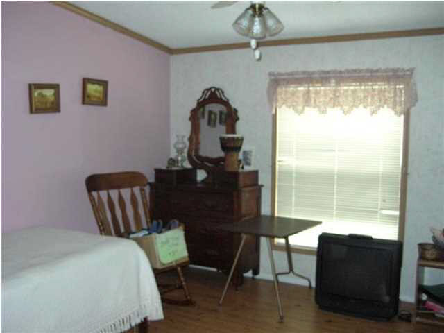1420 Wimberg Road Evansville, IN 47710 - Photo 11 of 25 Gallery Image 11