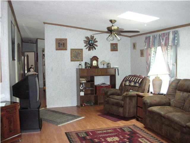 1420 Wimberg Road Evansville, IN 47710 - Photo 3 of 25 Gallery Image 3