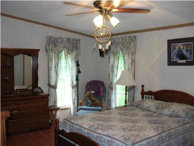 1420 Wimberg Road Evansville, IN 47710 - Photo 9 of 25 Gallery Image 9