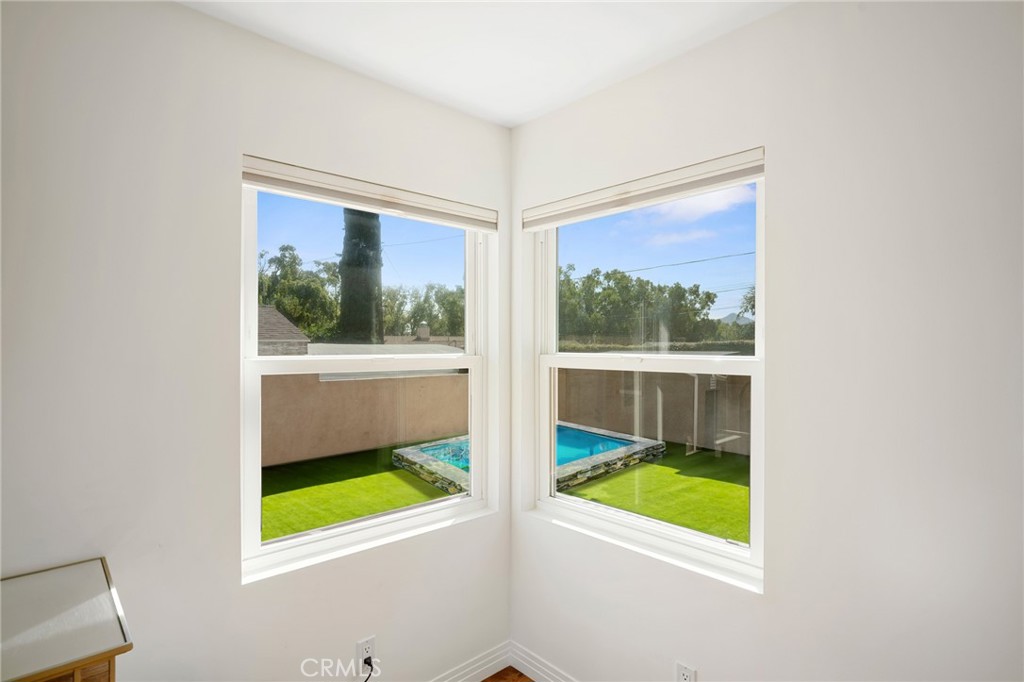2040 West Kenneth Road Glendale, CA 91201 - Photo 24 of 64