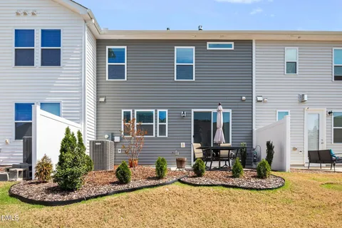 $375,000 | 743 Creekway Drive, Fuquay-Varina, NC 27526