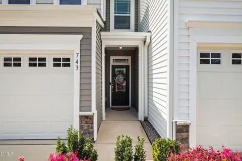$375,000 | 743 Creekway Drive, Fuquay-Varina, NC 27526