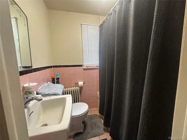 $2,000 | 63 Wolfle Street, Unit 2, Glen Cove, NY 11542