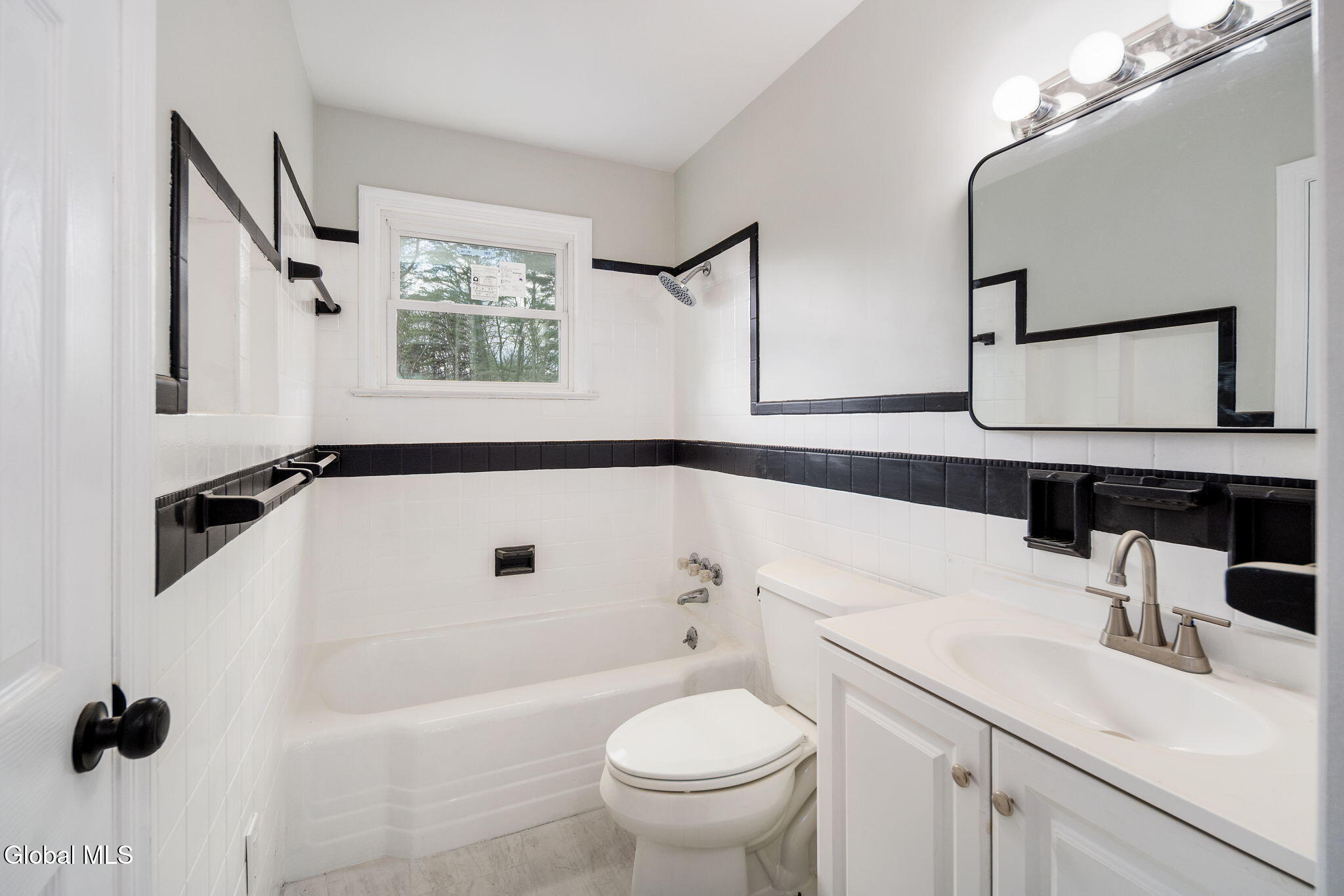 1030 Atateka Road Niskayuna, NY 12309 - Photo 14 of 44 22-1030AtatekaRd_22