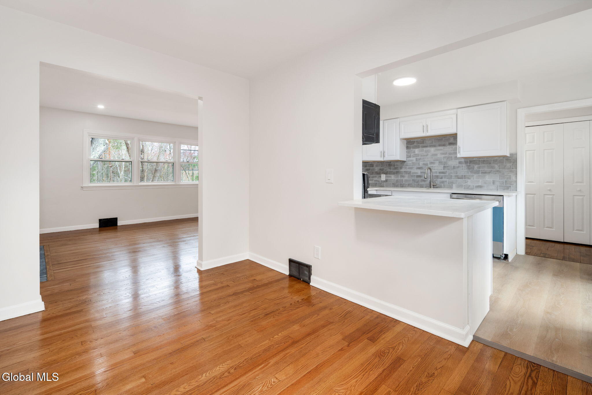 1030 Atateka Road Niskayuna, NY 12309 - Photo 20 of 44 9-1030AtatekaRd_09