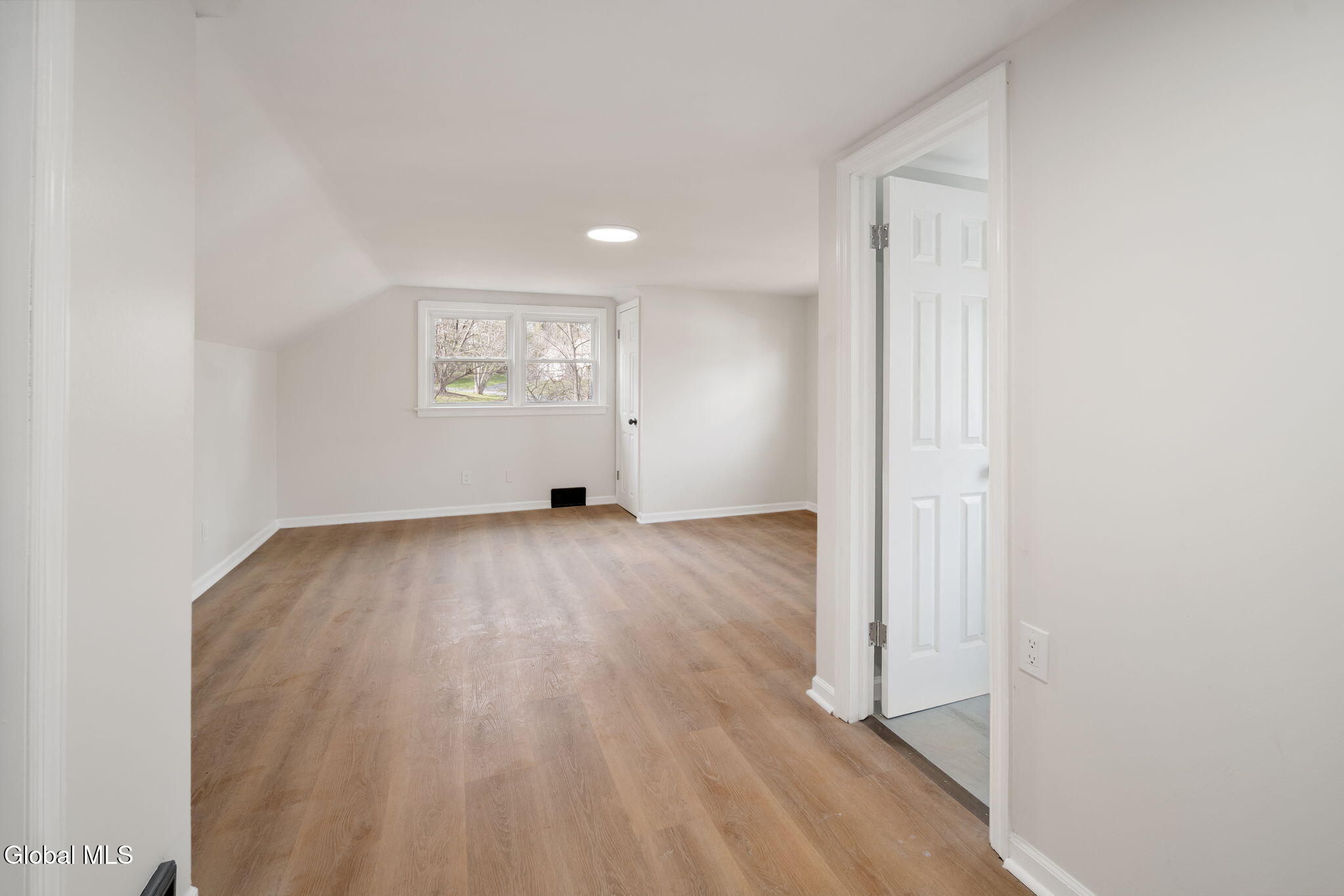 1030 Atateka Road Niskayuna, NY 12309 - Photo 29 of 44 24-1030AtatekaRd_24