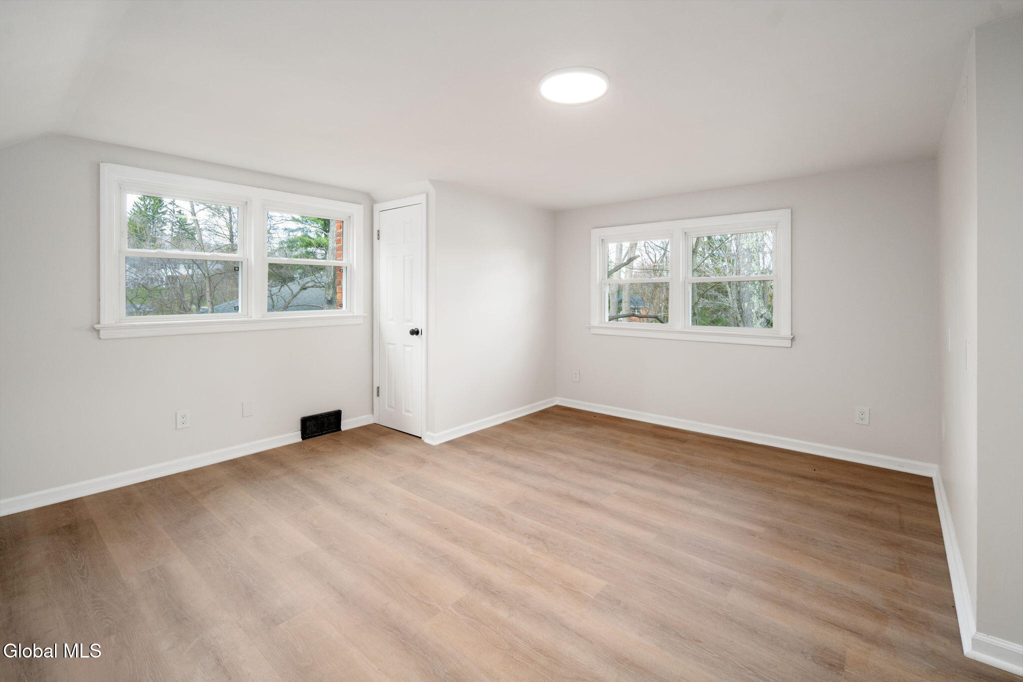 1030 Atateka Road Niskayuna, NY 12309 - Photo 30 of 44 25-1030AtatekaRd_25