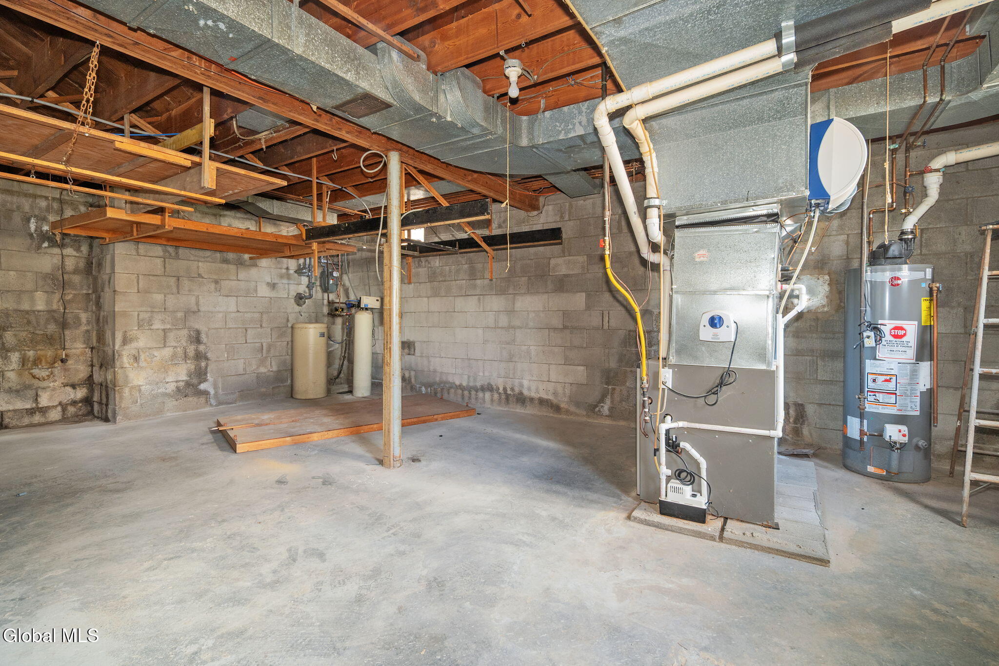 1030 Atateka Road Niskayuna, NY 12309 - Photo 36 of 44 36-1030AtatekaRd_36