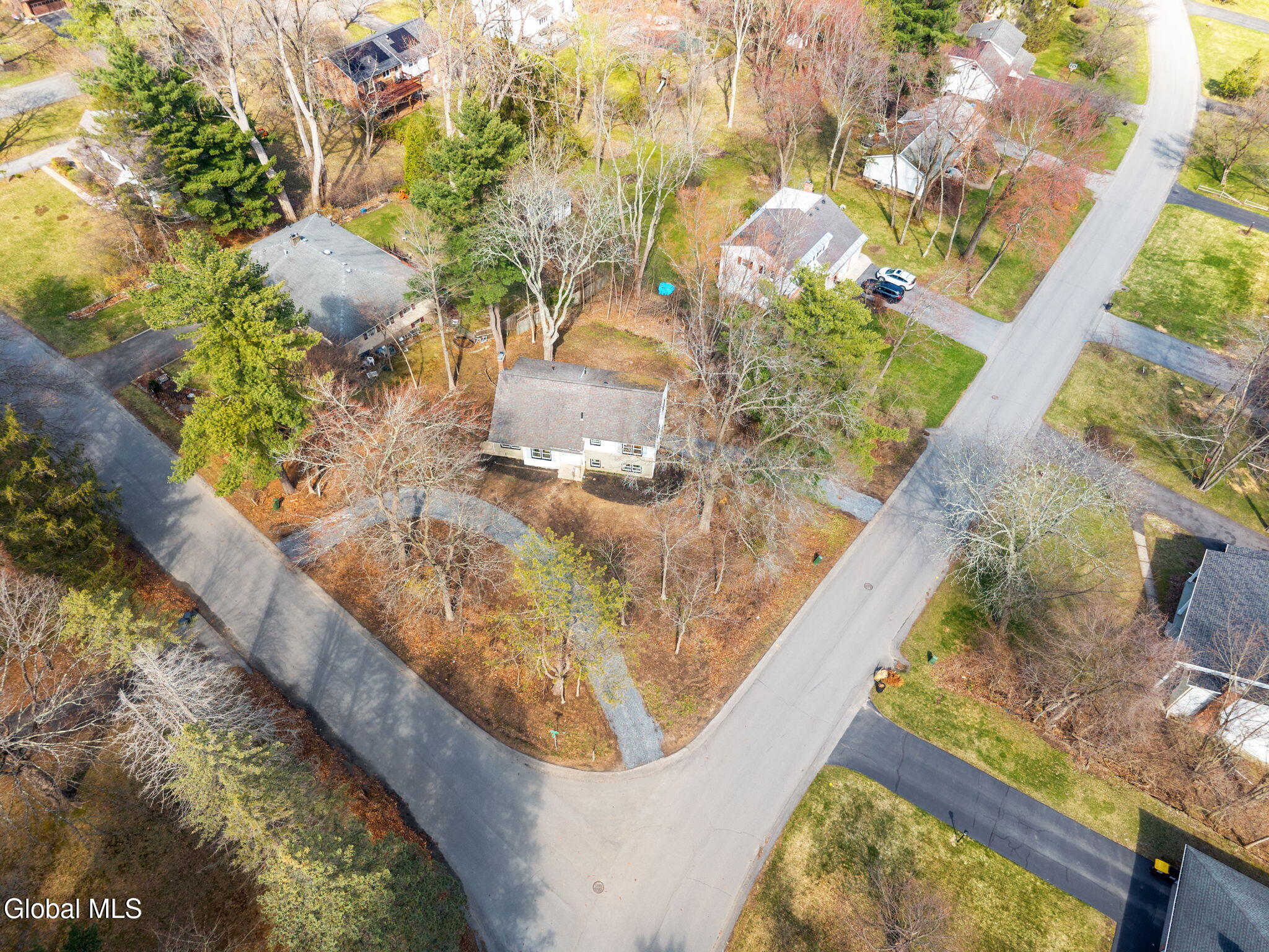 1030 Atateka Road Niskayuna, NY 12309 - Photo 7 of 44 45-1030AtatekaRd_45