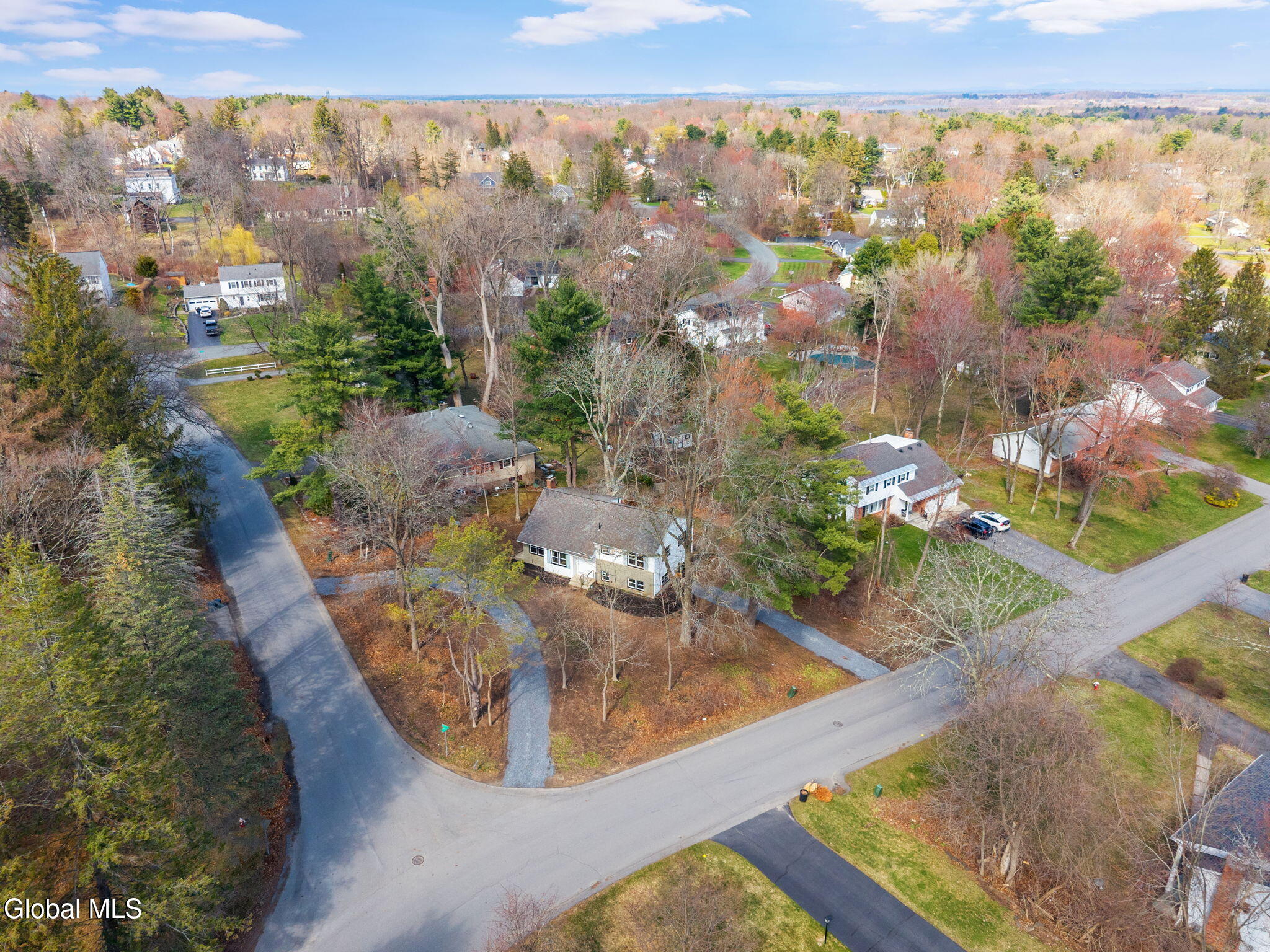 1030 Atateka Road Niskayuna, NY 12309 - Photo 8 of 44 46-1030AtatekaRd_46