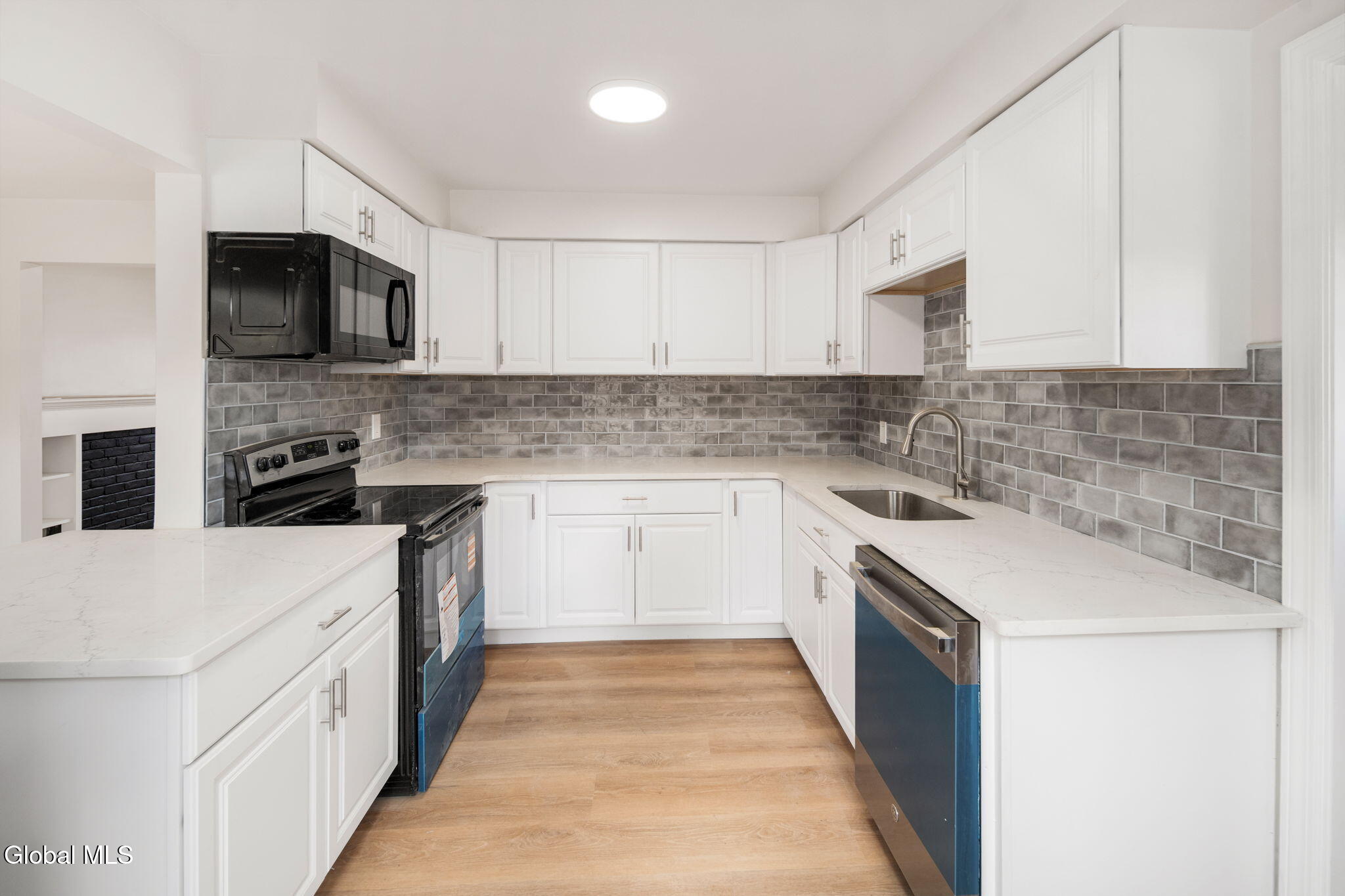 1030 Atateka Road Niskayuna, NY 12309 - Photo 9 of 44 12-1030AtatekaRd_12